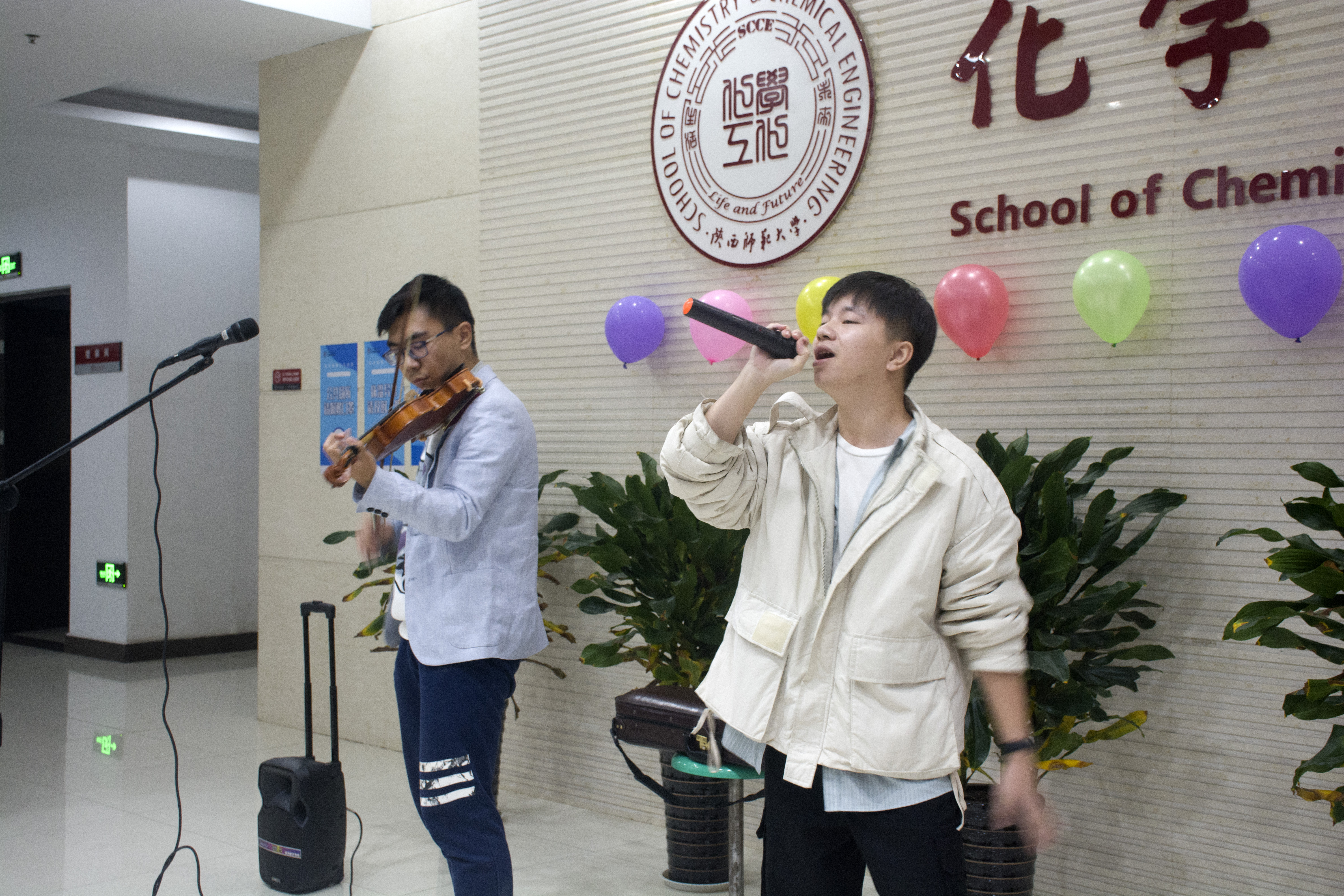 唱歌加小提琴.jpg